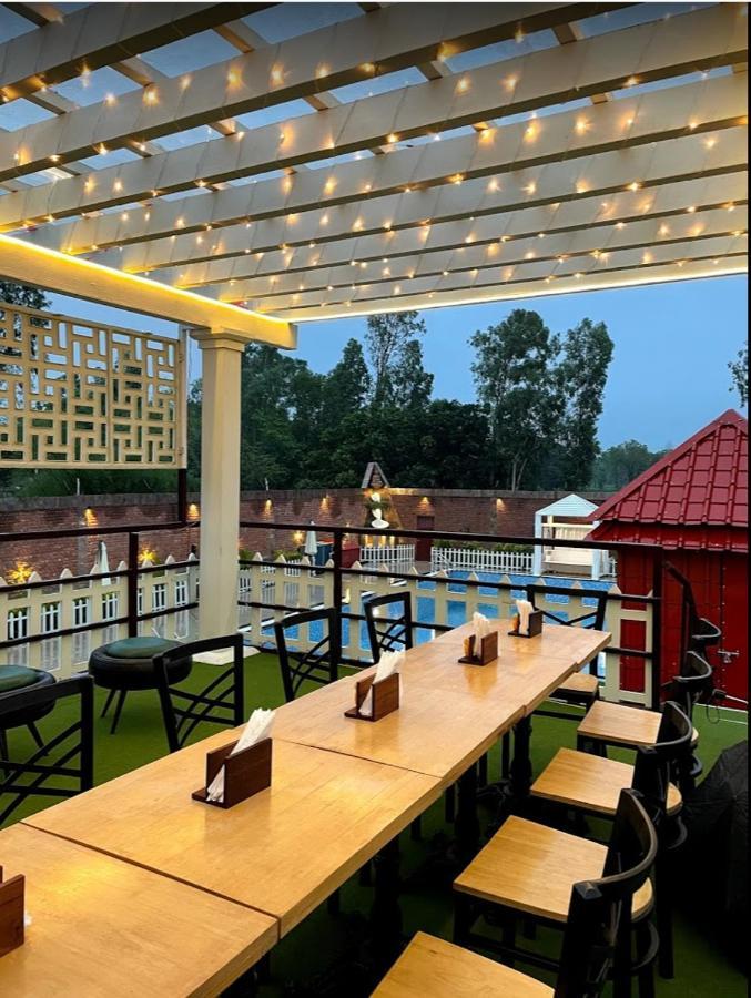 Yashmay Villa Club & Resort Gonda Exterior foto