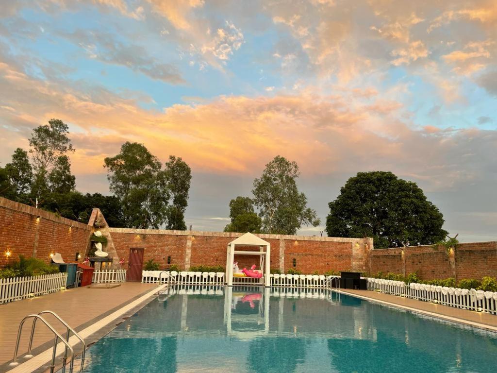 Yashmay Villa Club & Resort Gonda Exterior foto